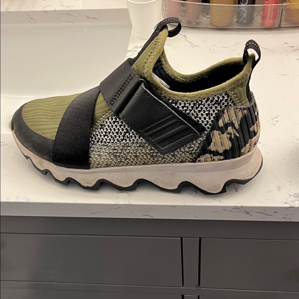 Sorel Kids Sneakers in Olive and Black